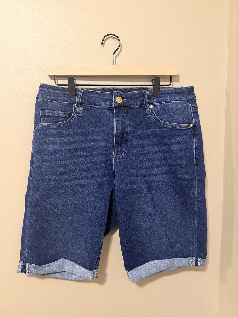 YMI Wanna Betta Butt Denim Shorts Womens Size 14 Cuffed Stretch